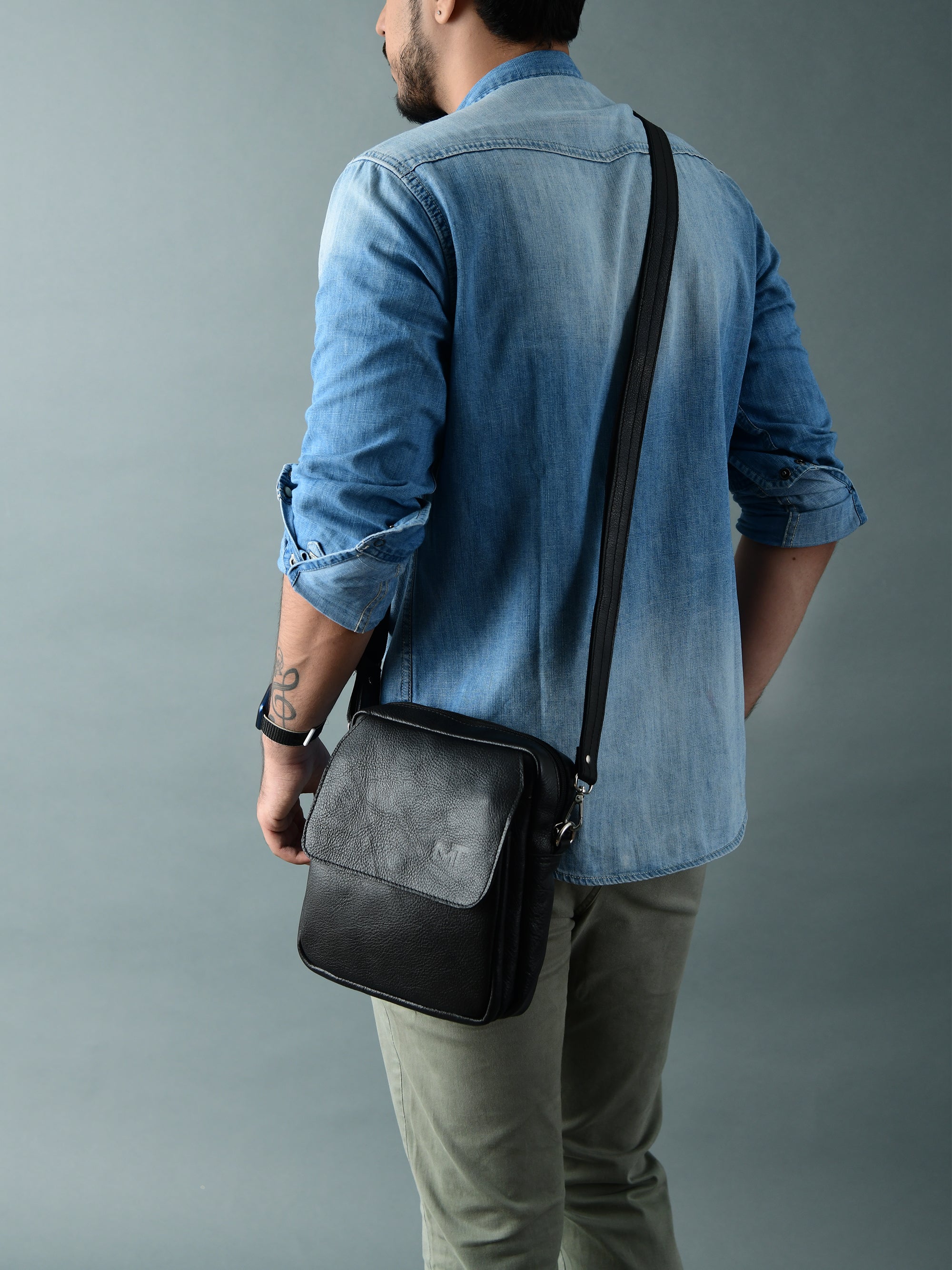 Enzo Black Side Messenger — product image