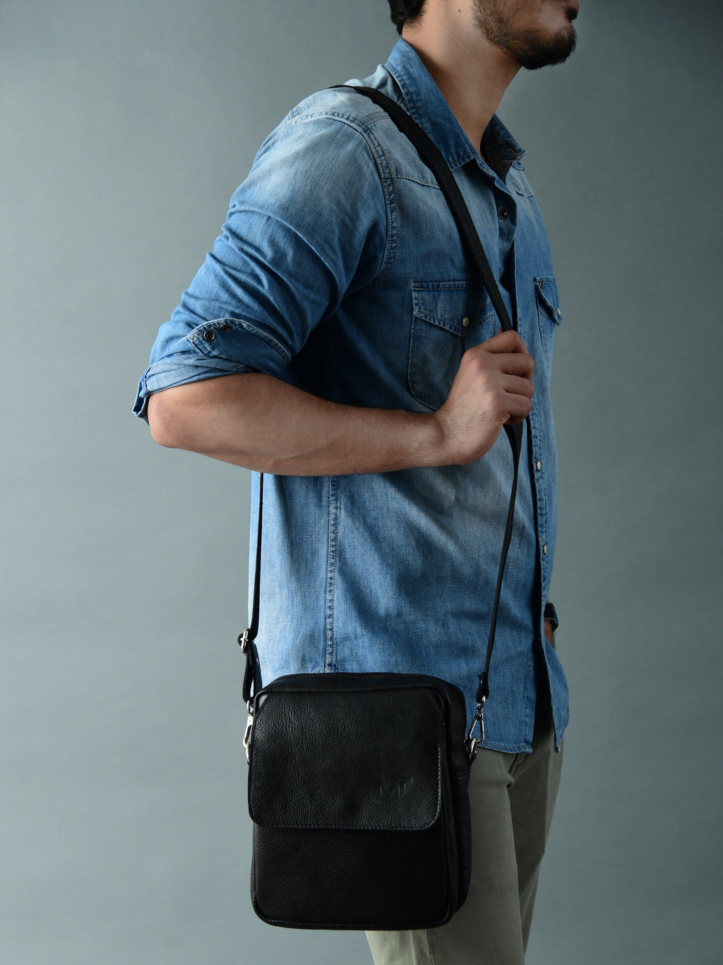 Enzo Black Side Messenger — product image