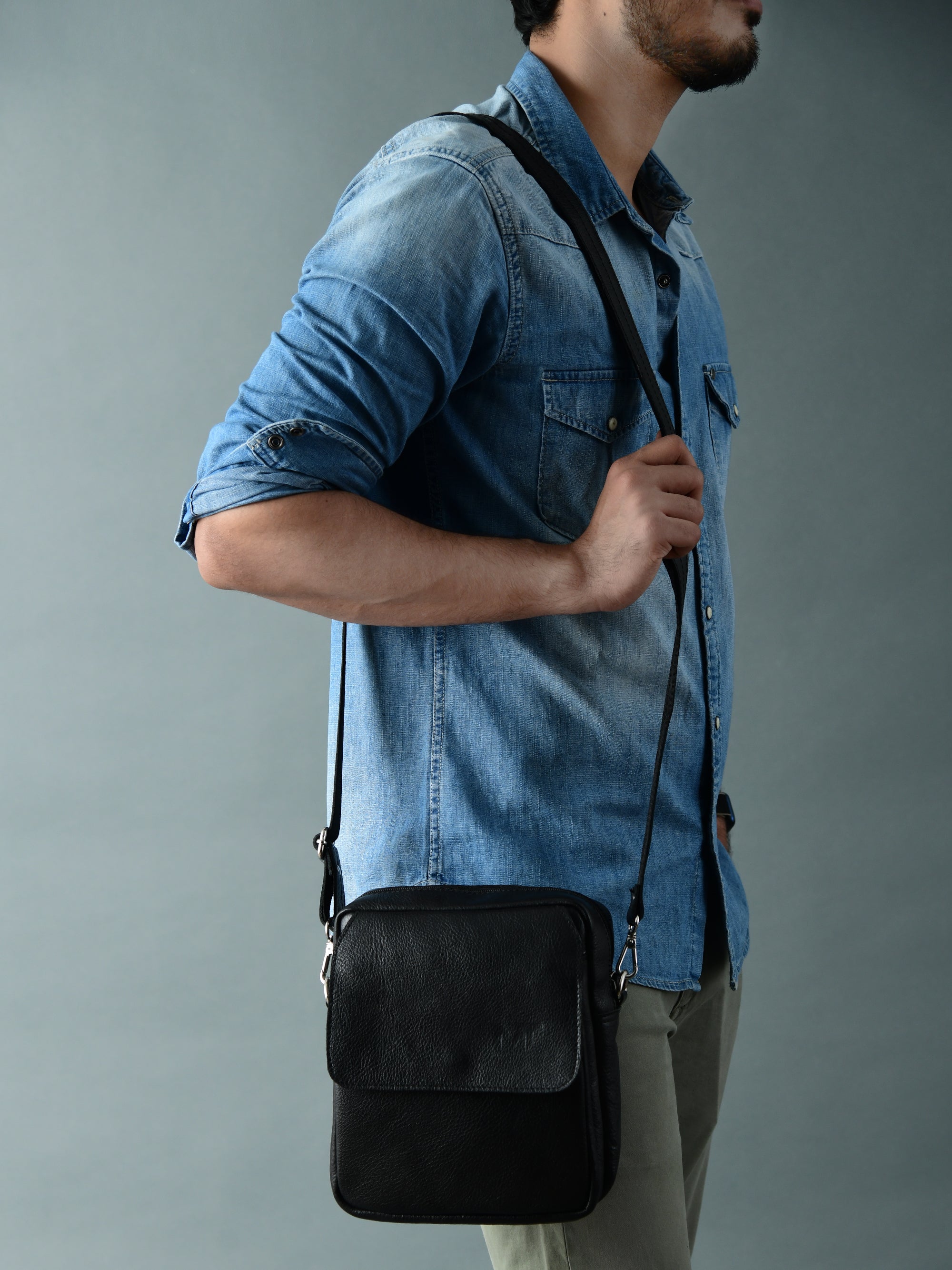 Enzo Black Side Messenger — product image