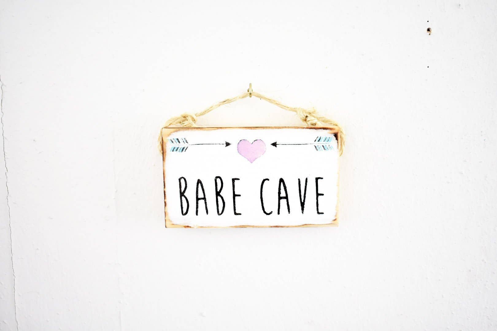 Mini Babe Cave Sign : White