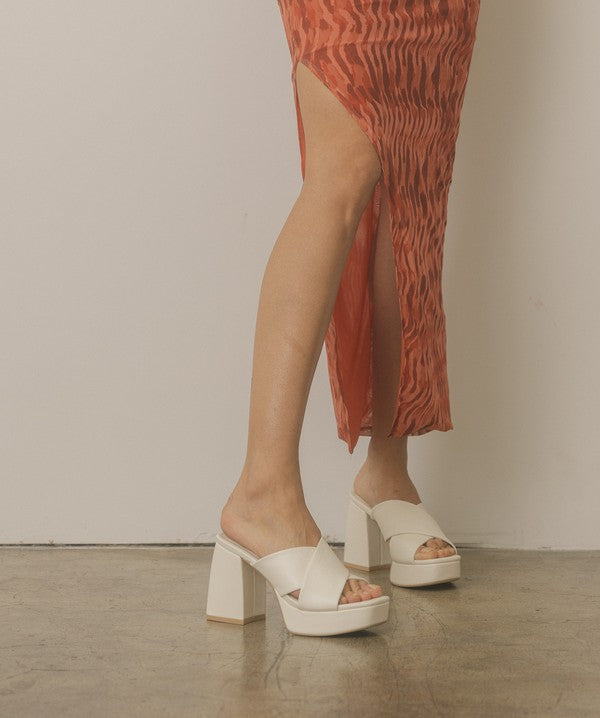 Oasis Society Carmen - Chunky Platform Mule Heel — product image