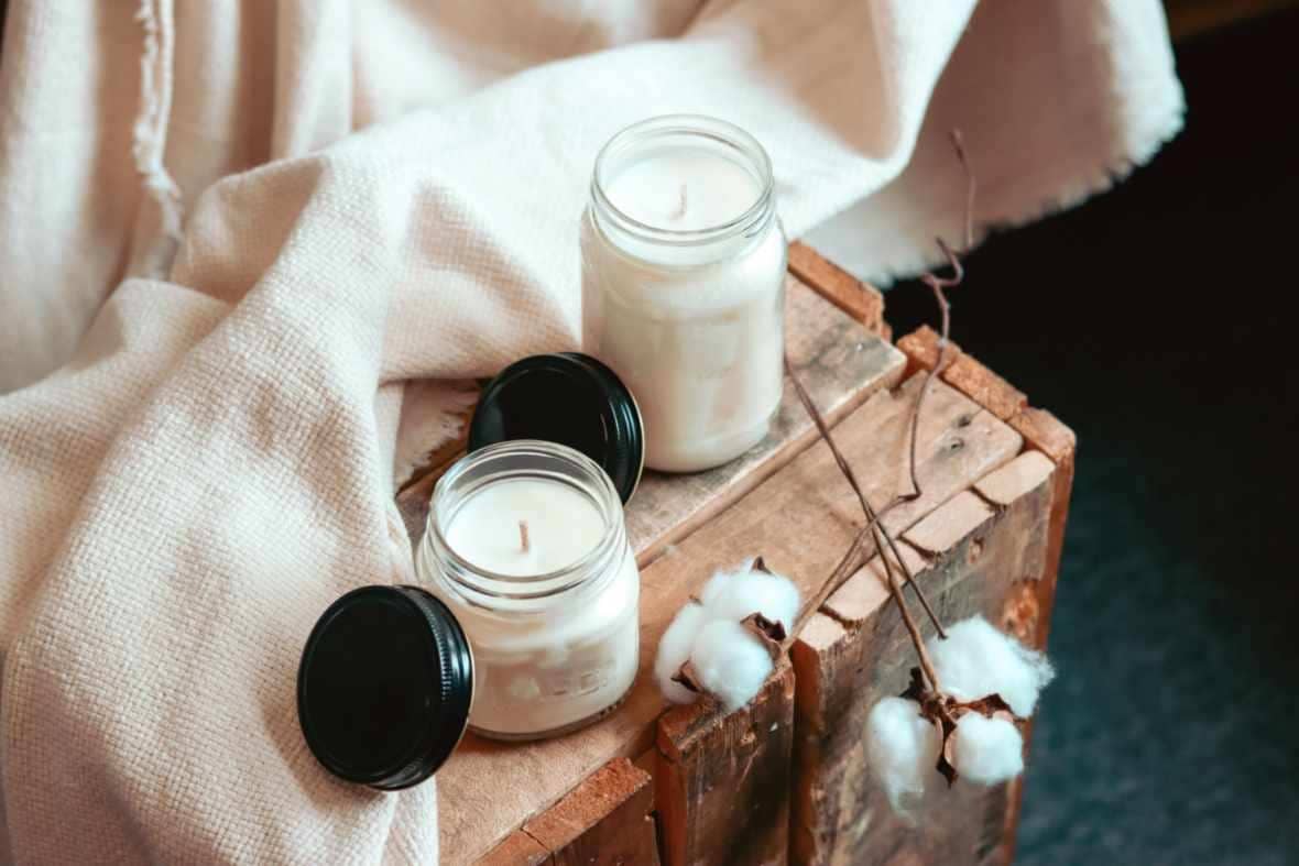 Year Around Favorites - Mason Jar Candles: Vanilla Cupcake / 6.5 oz