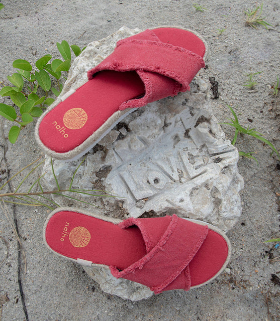 Kamala Pomegranate Platform Sandals: Pomegranate / 7 — product image