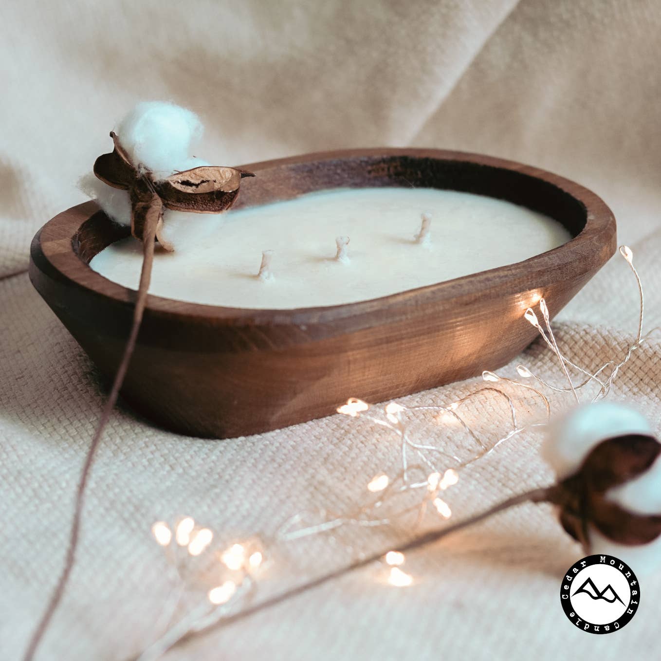 Spring & Summer - 3 Wick Wood Dough Bowl Candle: Vanilla Bean Nectarine / Natural Wood