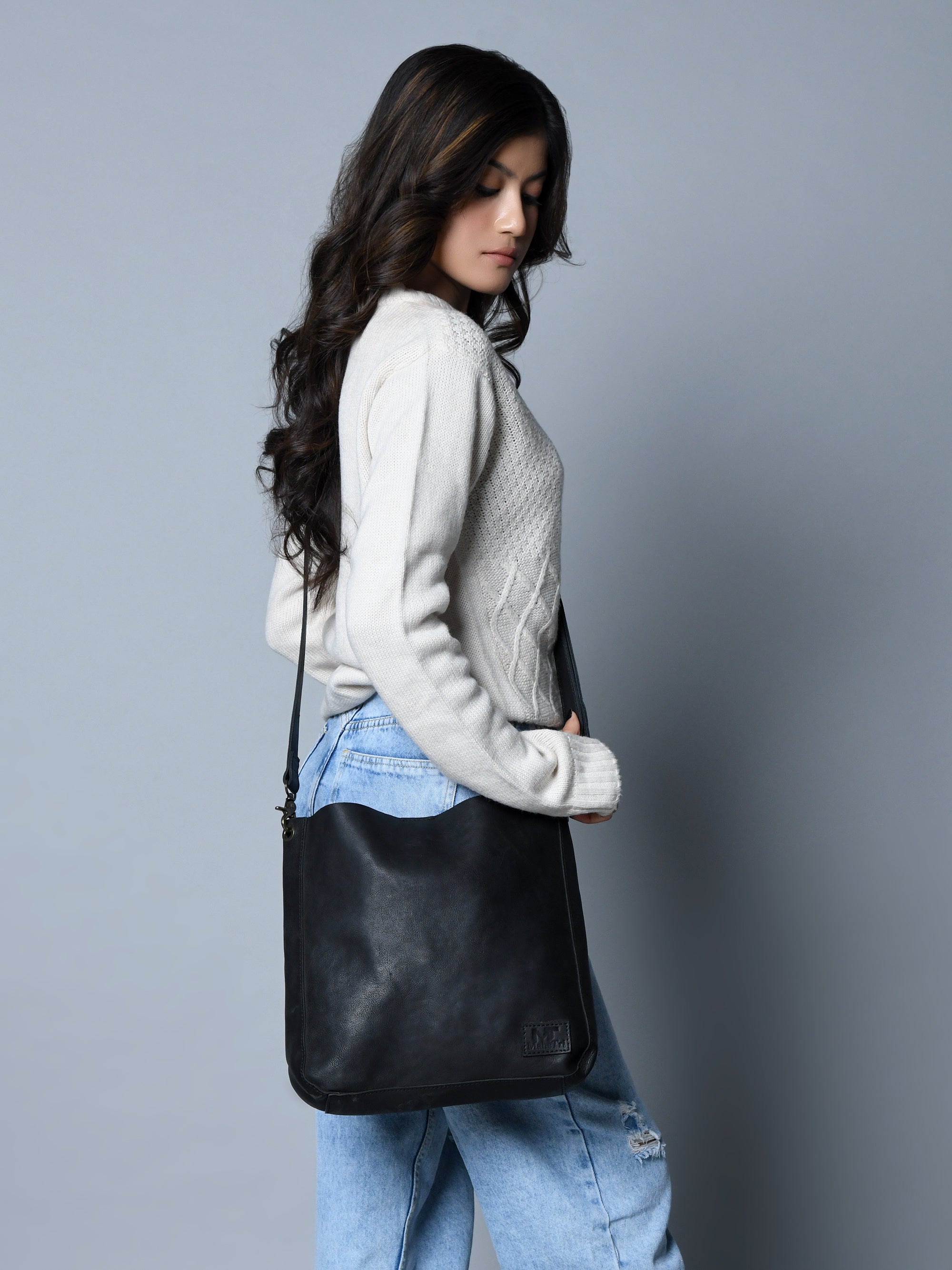 Serenity Everyday Crossbody Sling, Black — product image