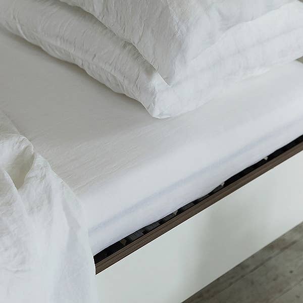 Linen Deep Pocket Fitted Sheet Optical White Stone Washed: TWIN XL (39 x 80 x 18)