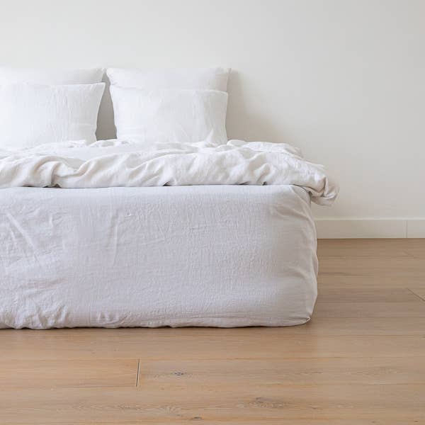Linen Deep Pocket Fitted Sheet Optical White Stone Washed: TWIN XL (39 x 80 x 18)